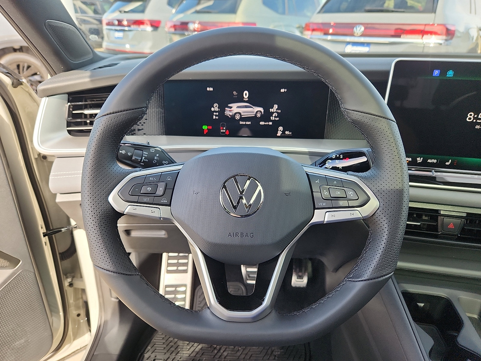 New 2026 Volkswagen Tiguan SE R-Line FWD image 16