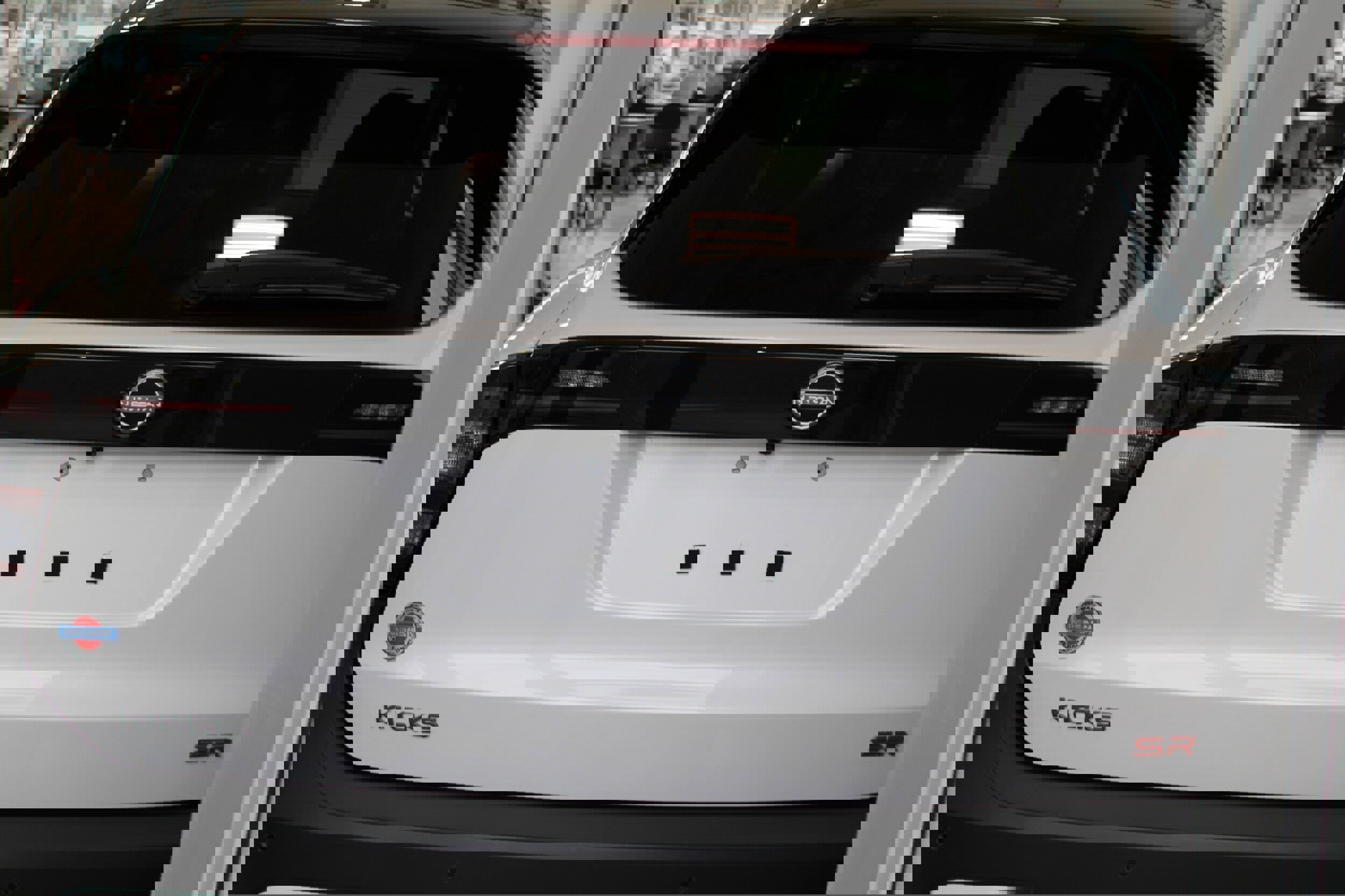 New 2025 Nissan Kicks SR image 3