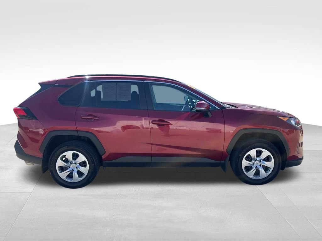 Used 2021 Toyota RAV4 LE AWD/4WD image 6