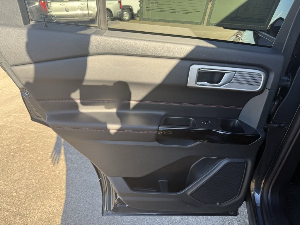 Used 2023 Ford Explorer ST-Line w/ Class IV Trailer Tow Package image 26