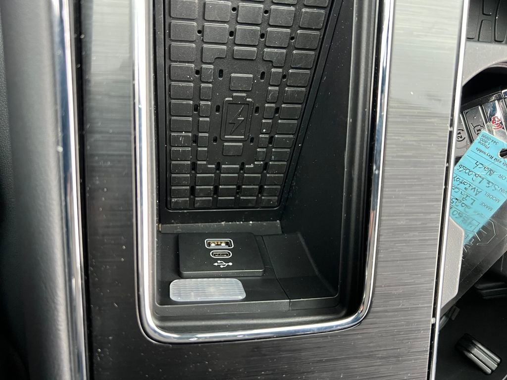 Used 2025 Lincoln Aviator Reserve image 24