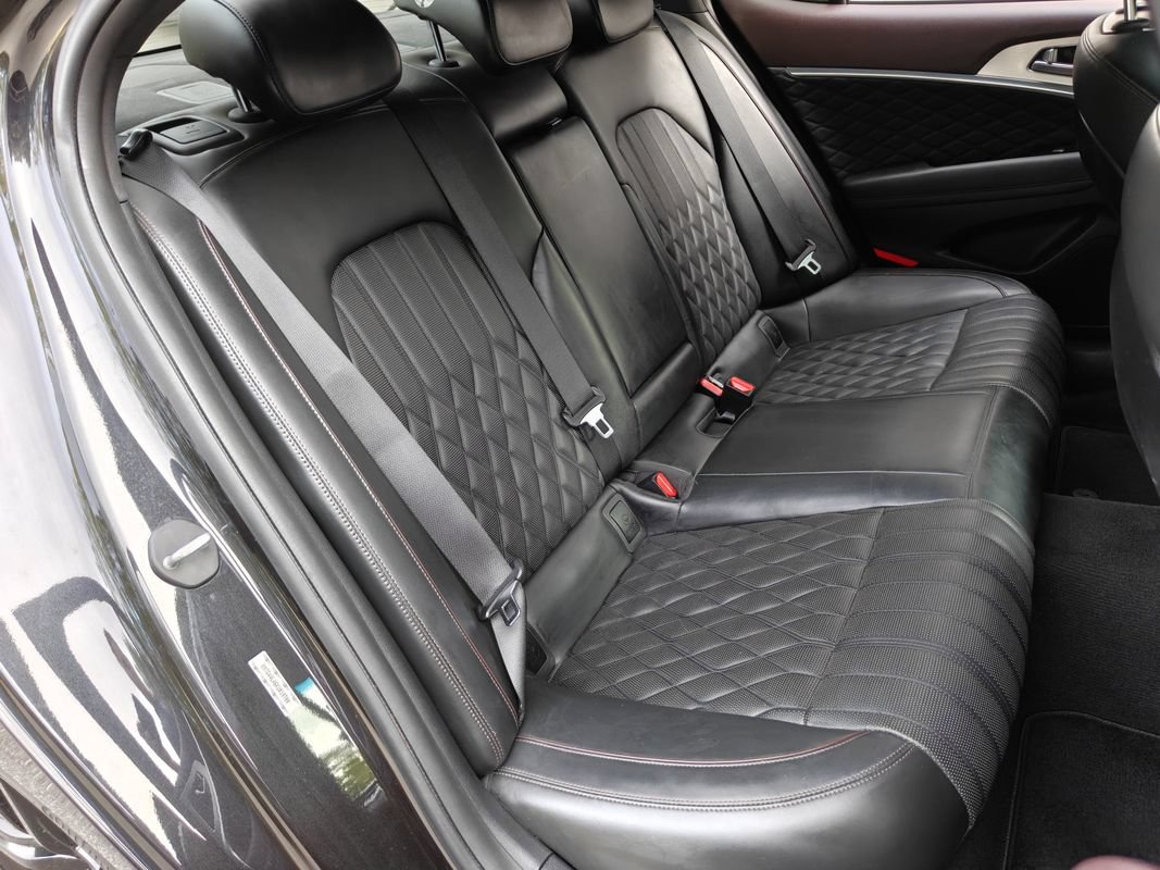 Used 2019 Genesis G70 2.0T Advanced w/ Dynamic Package AWD/4WD image 14