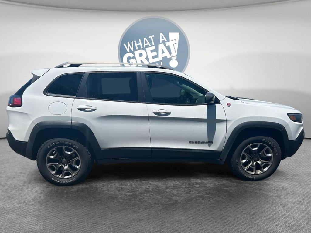 Used 2019 Jeep Cherokee Trailhawk w/ Cold Weather Group AWD/4WD image 2