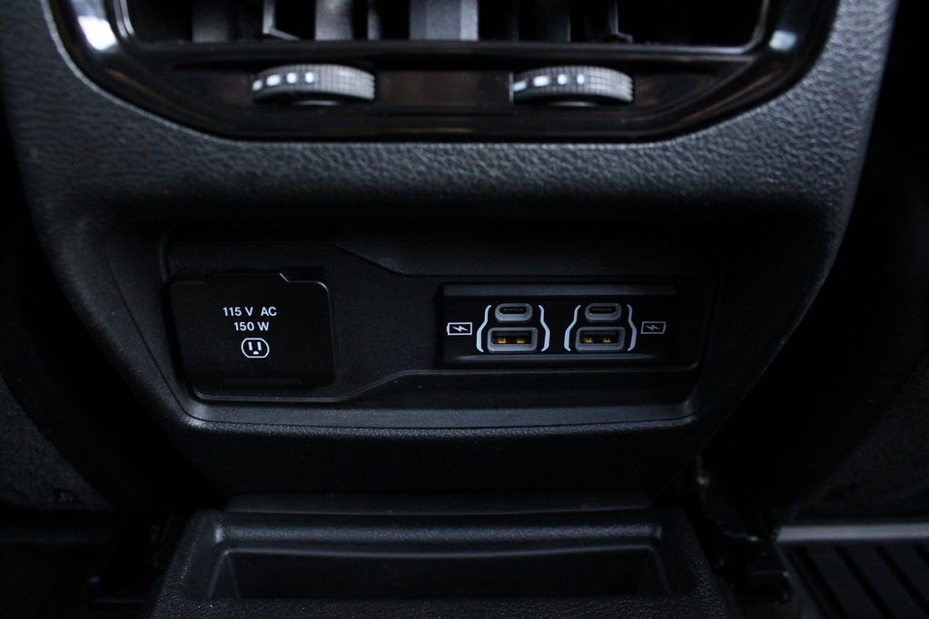 Used 2024 Jeep Grand Cherokee L Limited w/ Luxury Tech Group II image 22