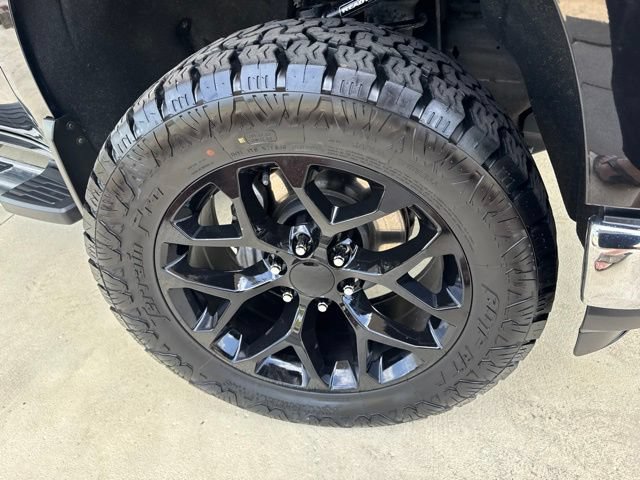 Used 2021 Chevrolet Silverado 1500 LTZ w/ LTZ Premium Package AWD/4WD image 41