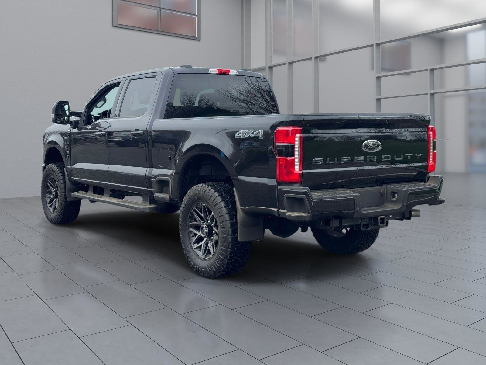 Used 2025 Ford F250 Lariat w/ Black Appearance Package image 5