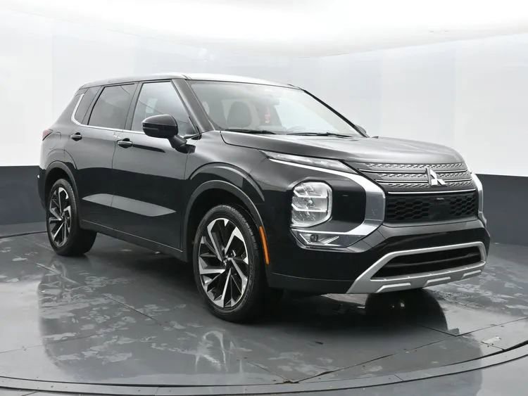 Used 2024 Mitsubishi Outlander Ralliart image 2