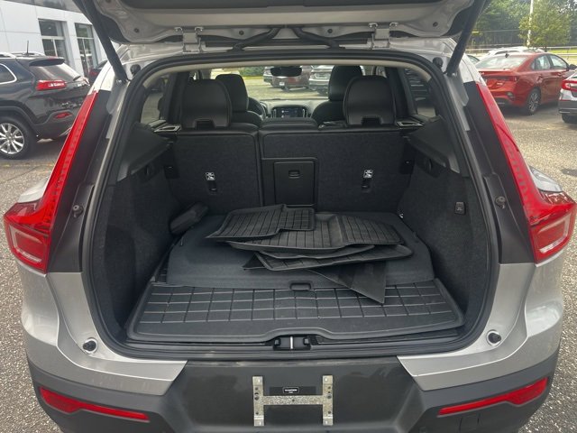 Certified 2023 Volvo XC40 B5 Plus w/ Protection Package Premier image 13