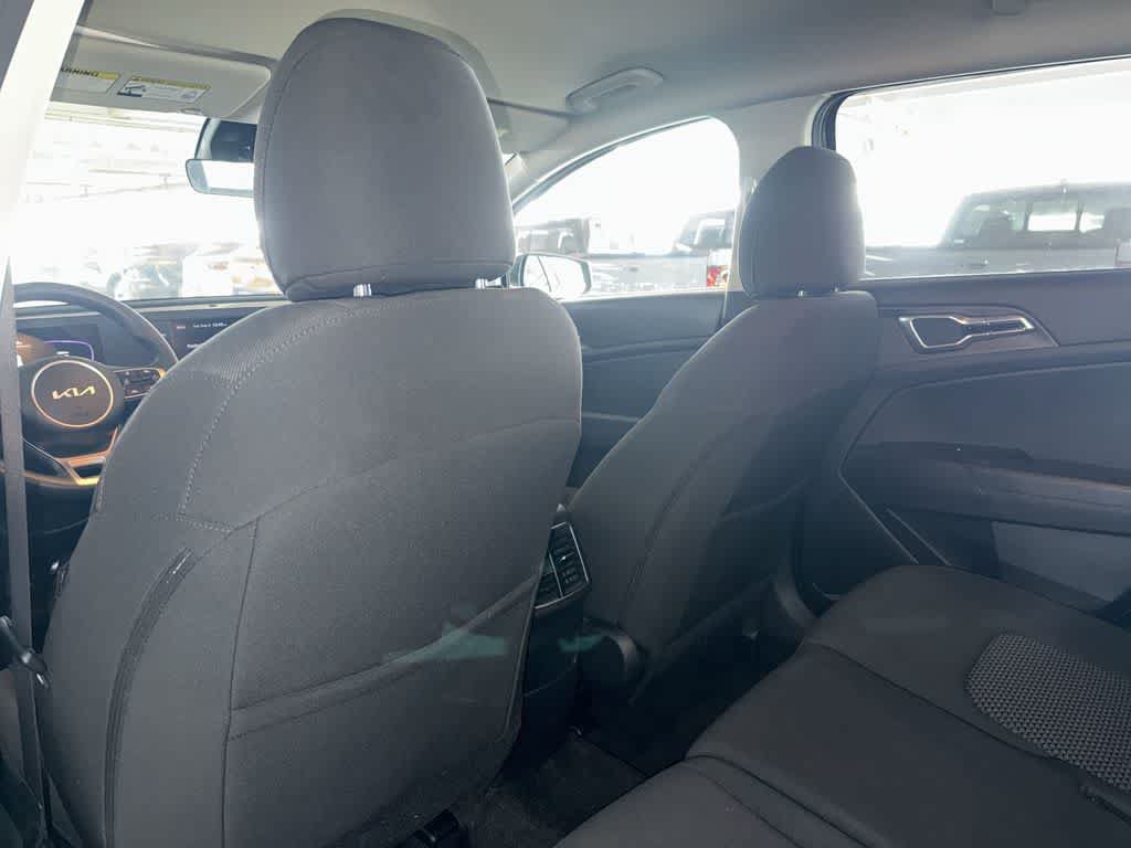Used 2025 Kia Sportage LX AWD/4WD image 22