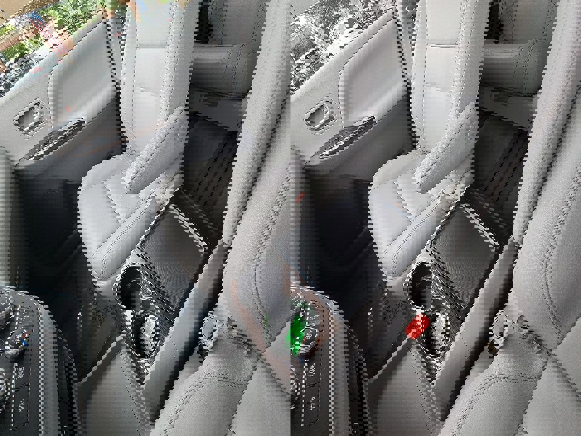 Used 2015 Toyota Sienna XLE w/ XLE Navigation Package image 23