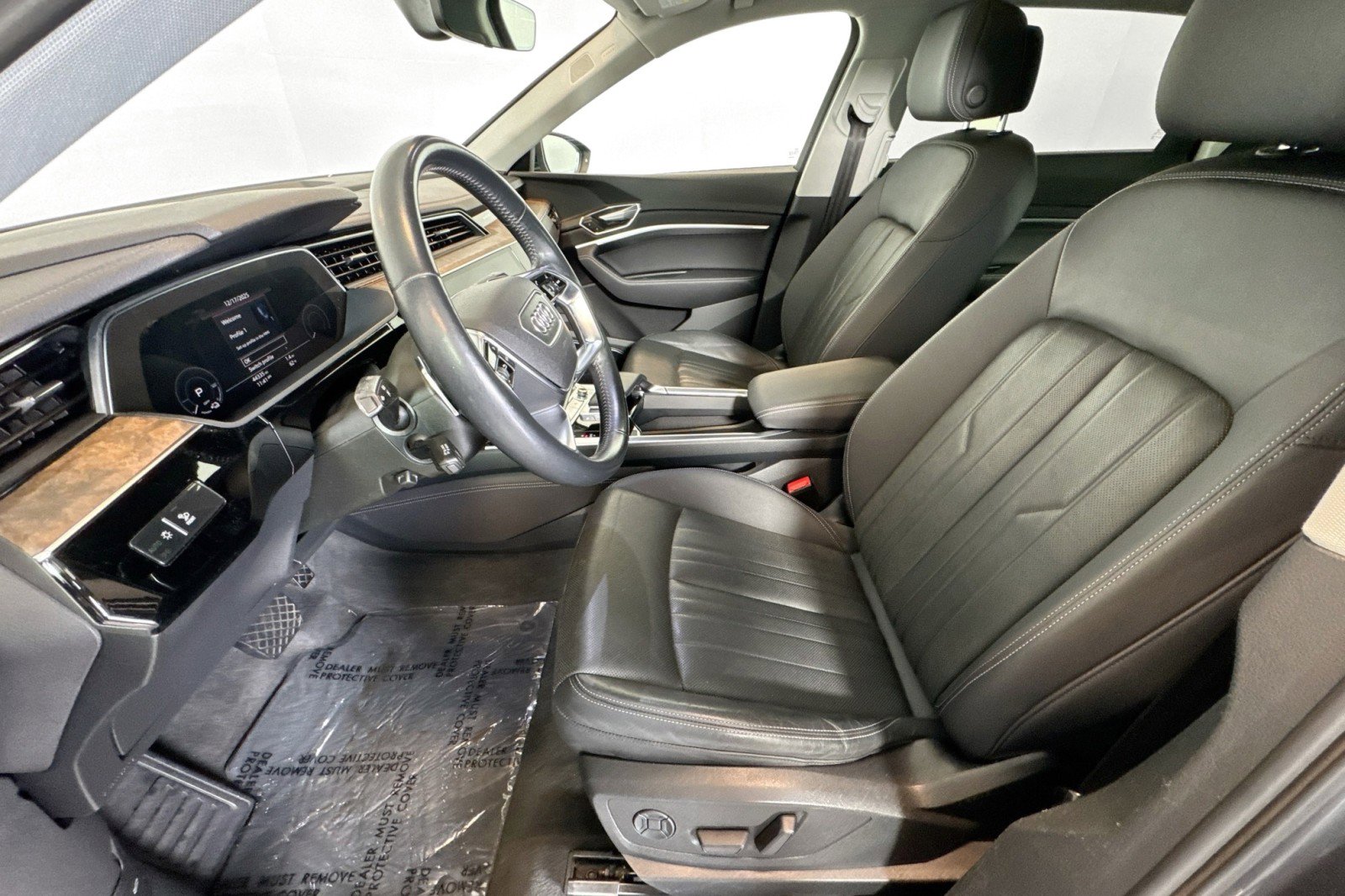 Used 2019 Audi e-tron Premium Plus w/ Cold Weather Package image 19