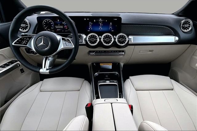 New 2026 Mercedes-Benz GLB 250 4MATIC image 7