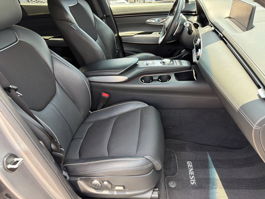 Used 2024 Genesis GV70 2.5T w/ Sport Prestige Package AWD/4WD image 13
