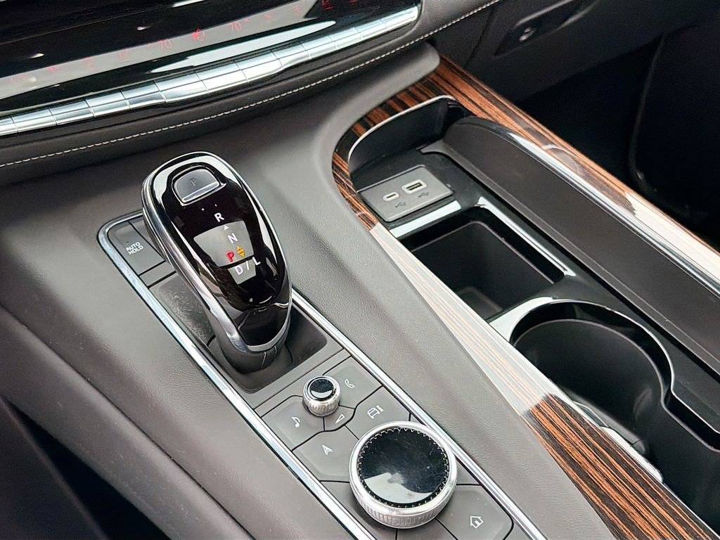 Certified 2023 Cadillac Escalade Premium Luxury w/ Performance Package AWD/4WD image 16