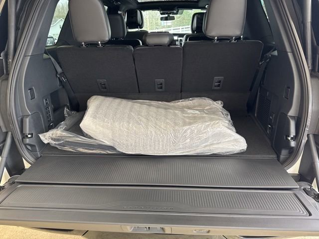 New 2026 Ford Expedition Platinum w/ Stealth Appearance Package image 32