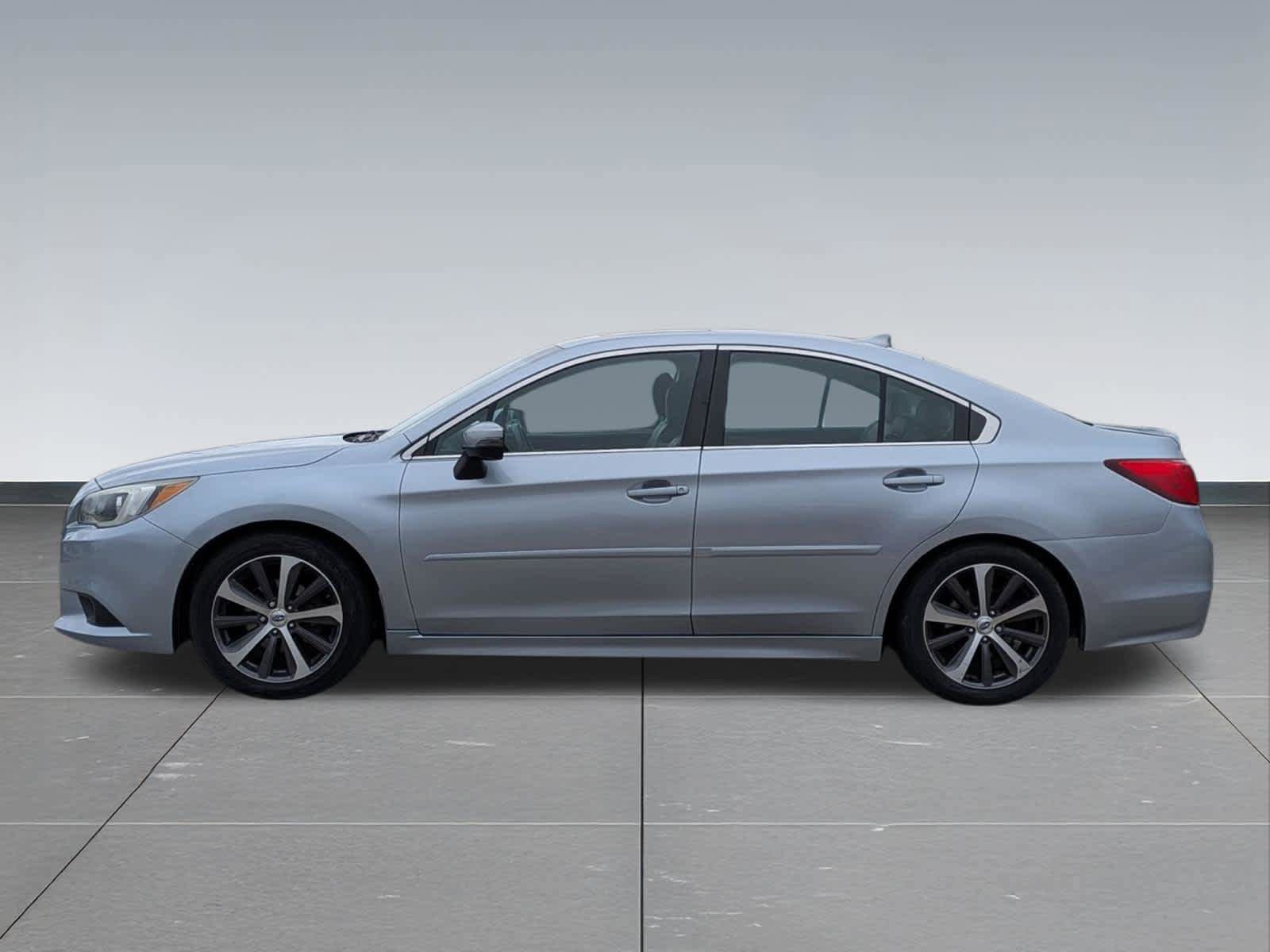 Used 2016 Subaru Legacy 2.5i Limited AWD/4WD image 3