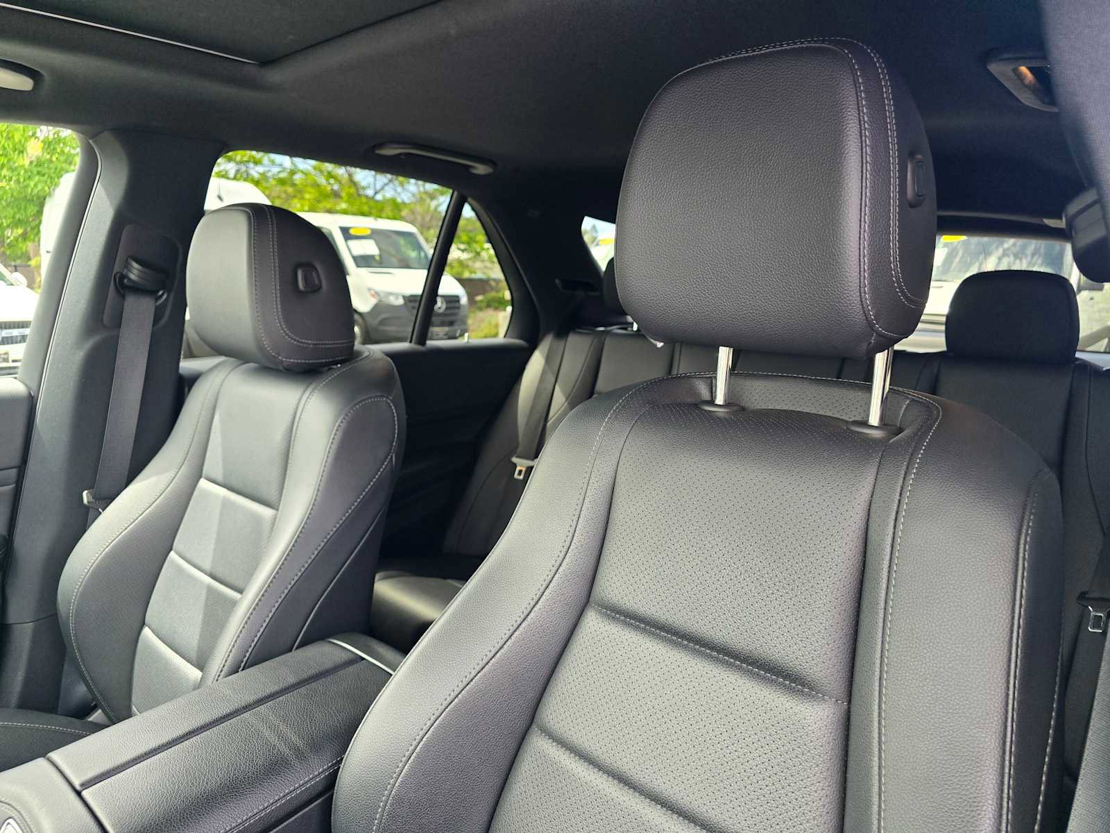 Used 2022 Mercedes-Benz GLE 350 4MATIC w/ Premium Package image 25