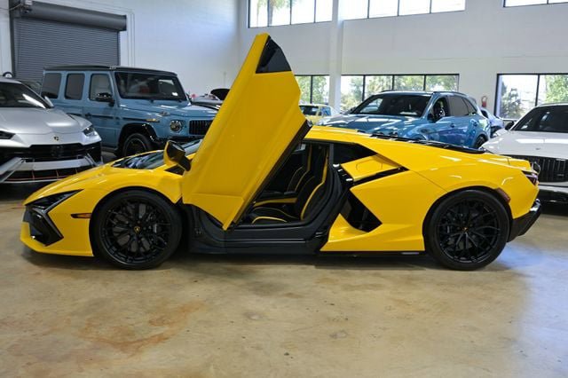 Used 2024 Lamborghini Revuelto AWD/4WD image 7