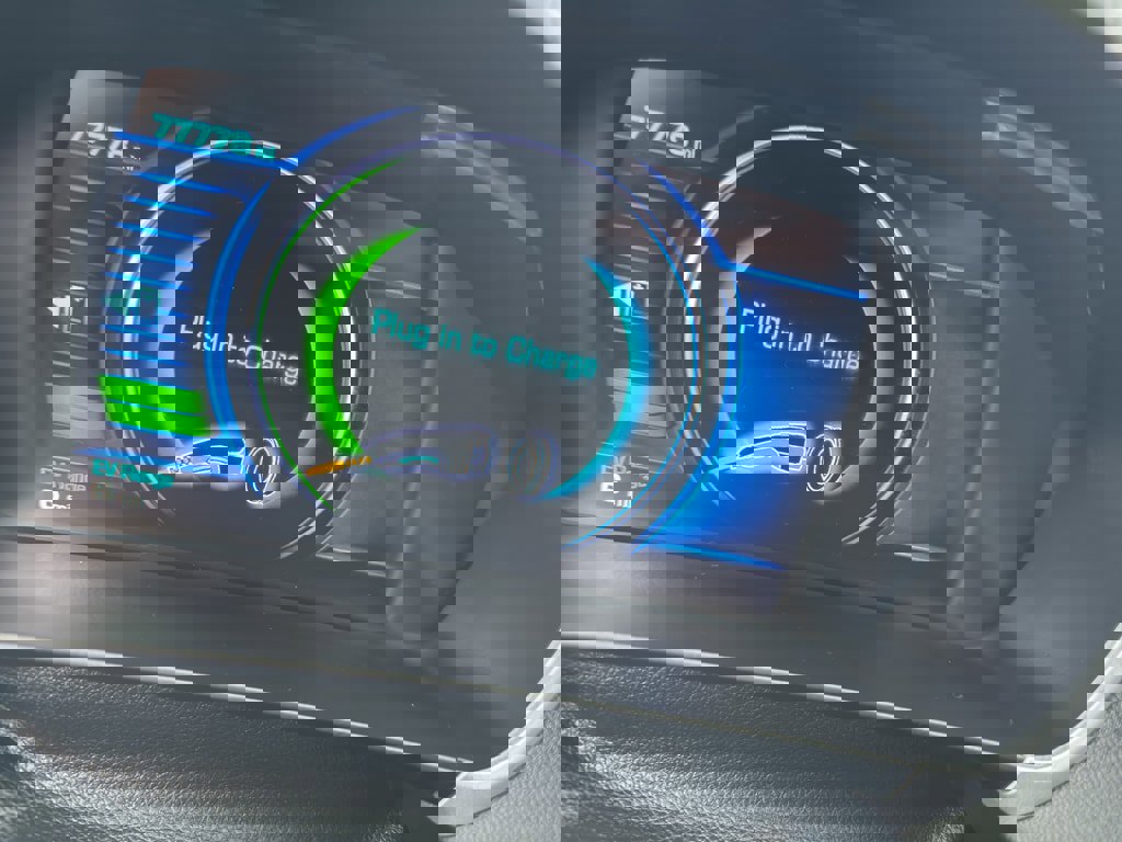 Used 2018 Chevrolet Volt LT w/ Comfort Package image 9