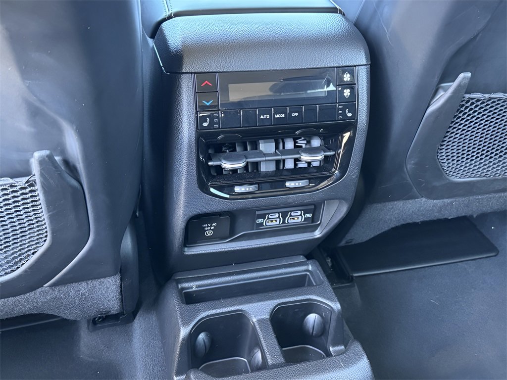 Used 2023 Jeep Grand Cherokee L Limited w/ Luxury Tech Group II image 21