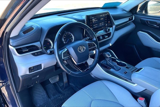 Used 2020 Toyota Highlander LE image 17
