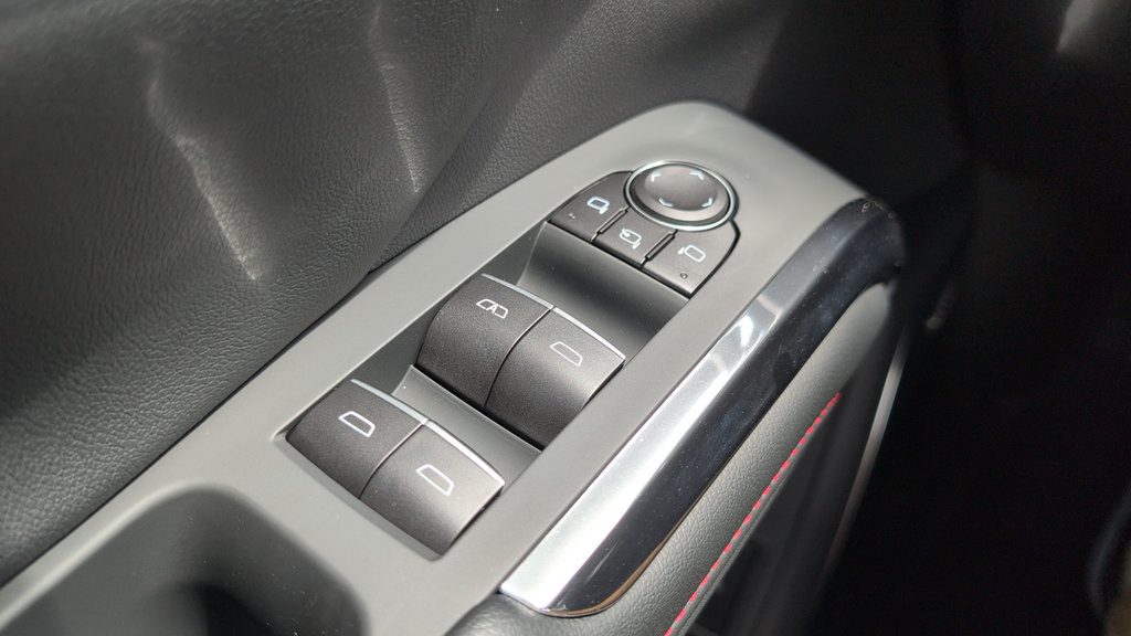 Used 2026 Chevrolet Traverse RS w/ LPO, Floor Liner Package AWD/4WD image 13