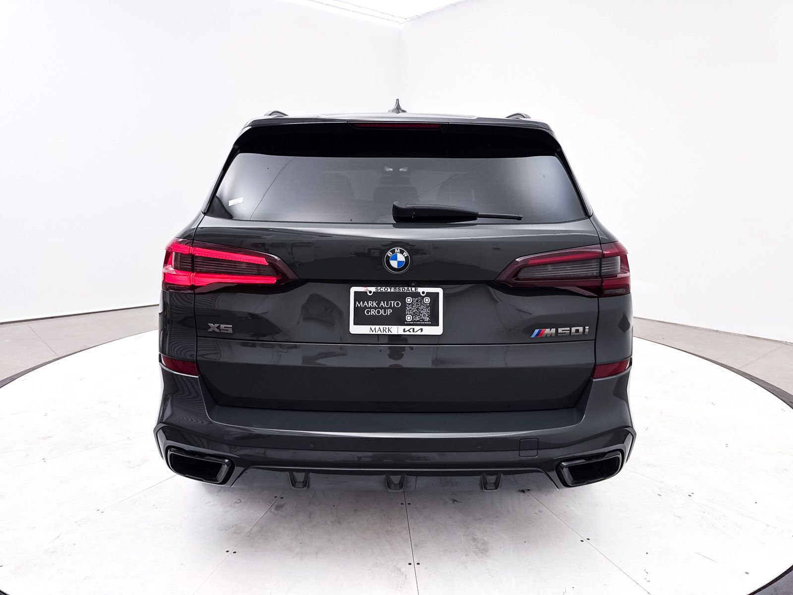 Used 2021 BMW X5 M50i image 18