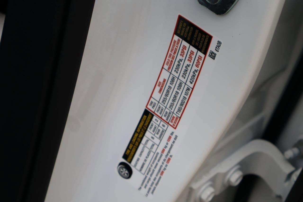 Used 2024 Nissan Pathfinder S image 31