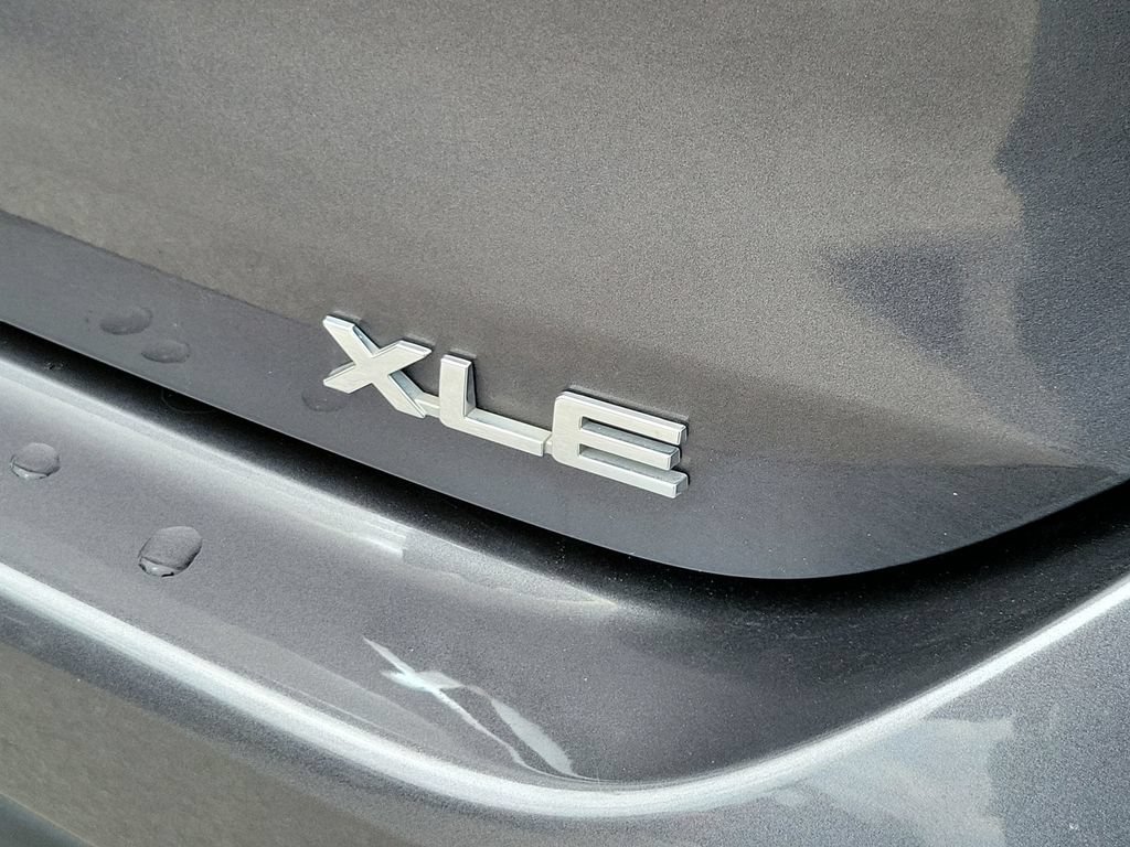 Certified 2022 Toyota Highlander XLE FWD image 6