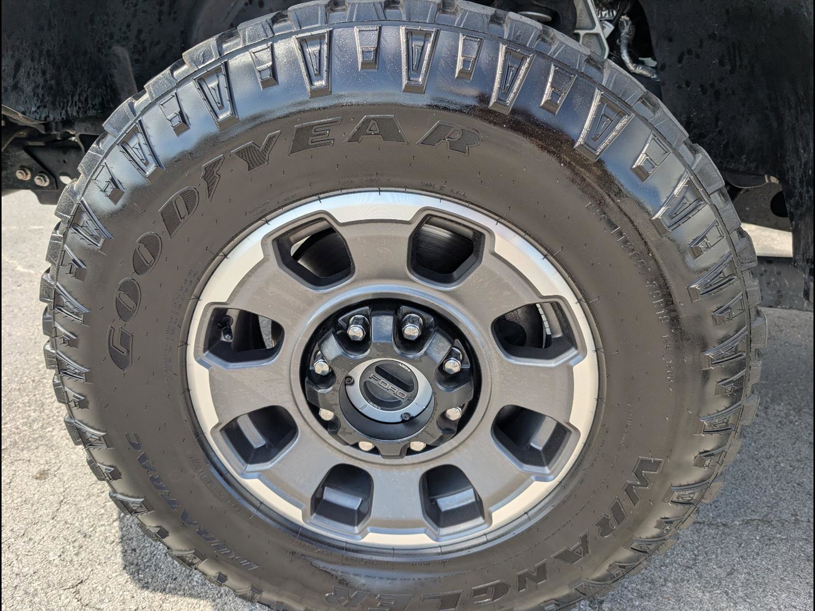 Used 2024 Ford F350 Platinum w/ Tremor Off-Road Package image 25