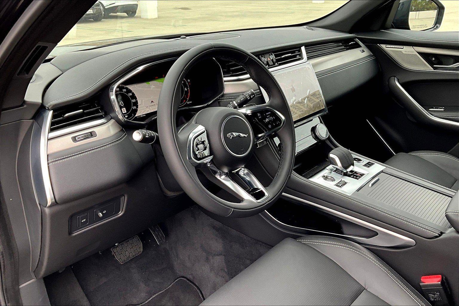 New 2026 Jaguar F-PACE R-Dynamic S image 4