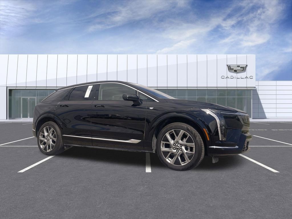 Certified 2025 Cadillac Optiq Luxury 2 w/ LPO, Floor Liner Package image 1