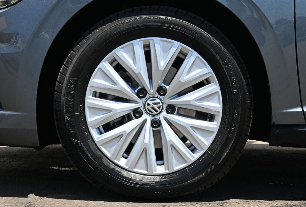 Used 2019 Volkswagen Jetta S w/ Driver Assistance Package FWD image 9