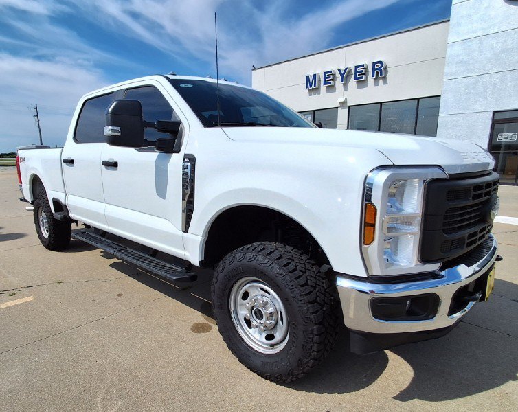 Used 2025 Ford F250 XL w/ XL Off-Road Package AWD/4WD image 2
