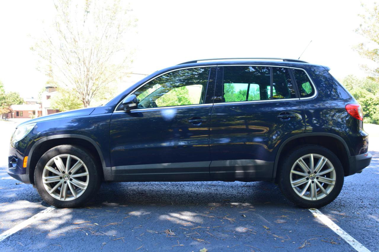 Used 2011 Volkswagen Tiguan S image 8