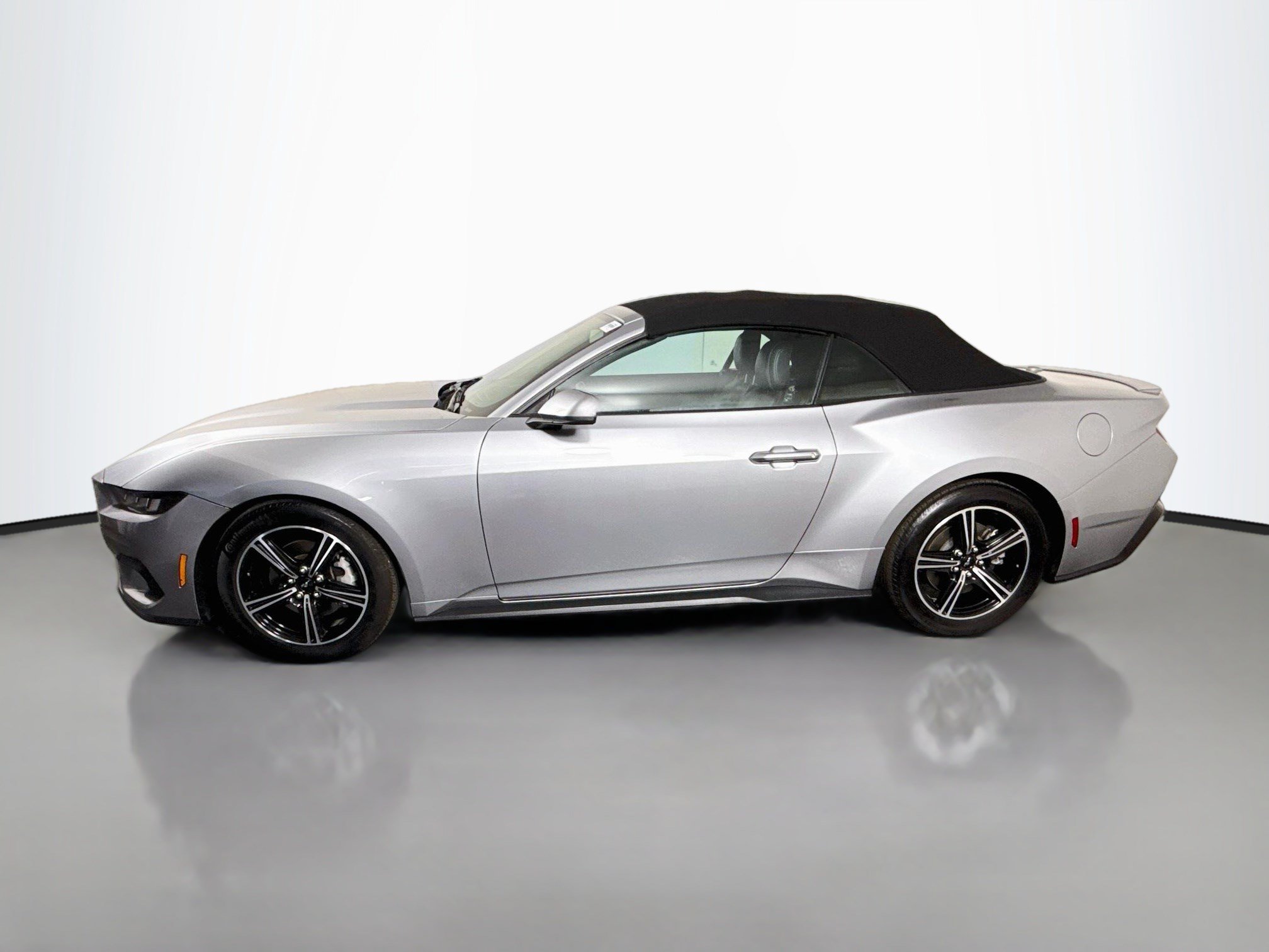 Used 2025 Ford Mustang Premium RWD image 6