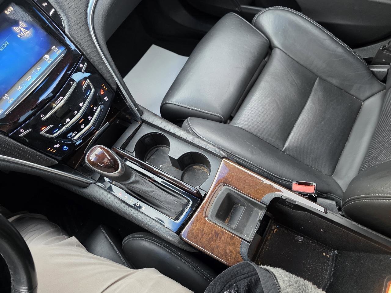 Used 2013 Cadillac XTS Luxury image 31