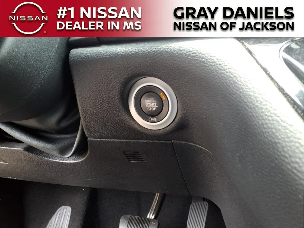 Used 2022 Chrysler Pacifica Touring FWD image 16