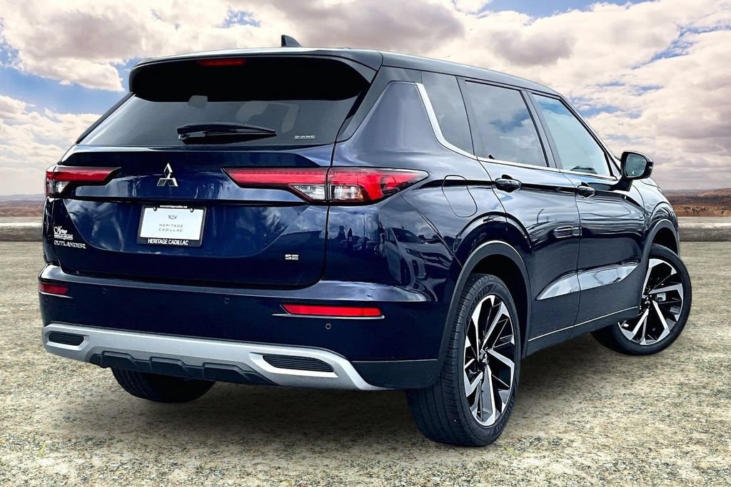 Used 2024 Mitsubishi Outlander SE AWD/4WD image 5