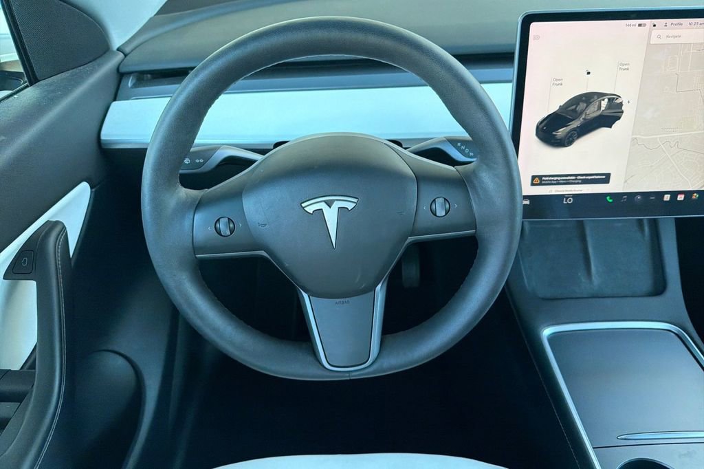 Used 2021 Tesla Model Y Long Range AWD/4WD image 14