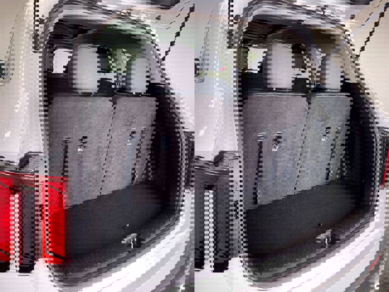 Certified 2025 Kia Sorento S w/ Panoramic Sunroof Package image 15