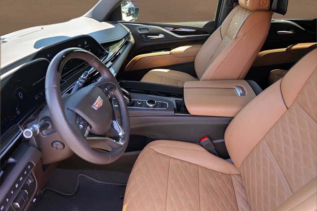 Used 2024 Cadillac Escalade Sport w/ Touring Package AWD/4WD image 9