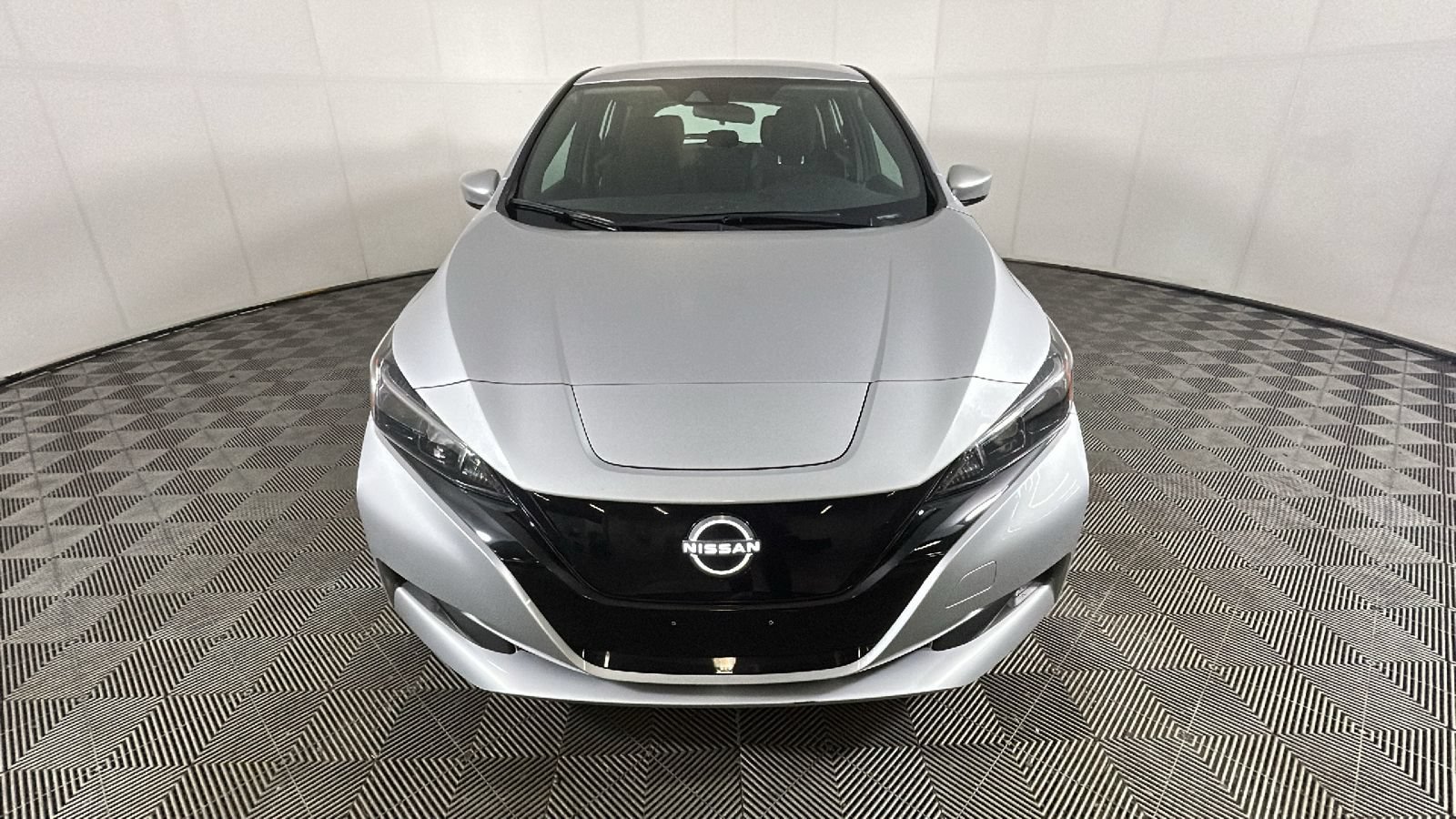 Used 2023 Nissan Leaf S FWD image 9