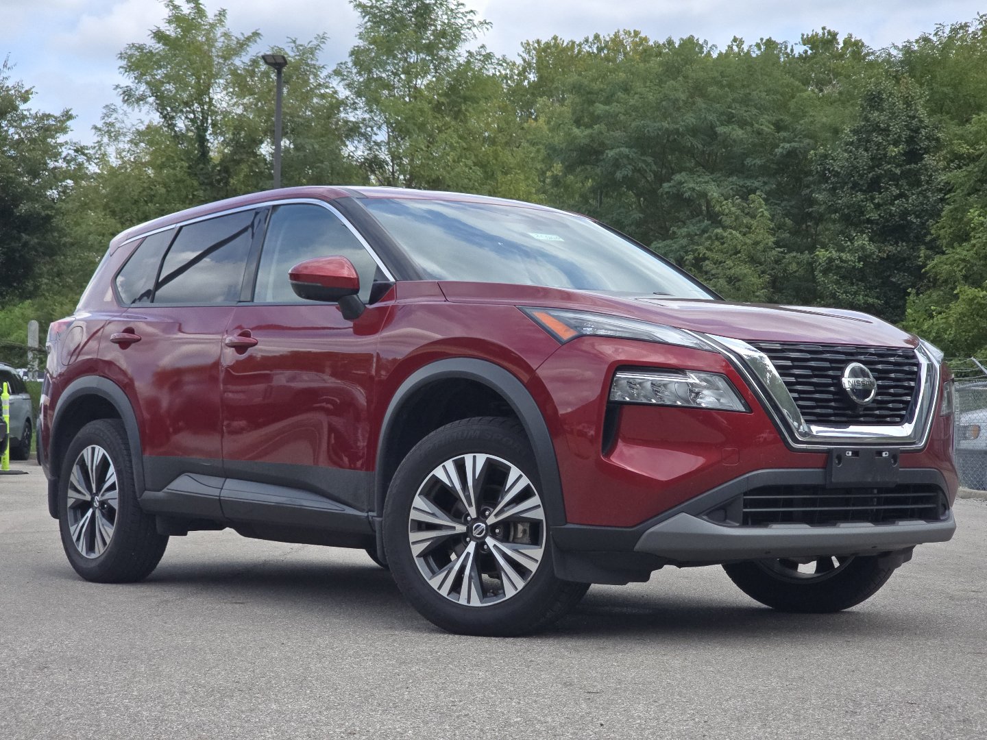 Used 2021 Nissan Rogue SV FWD image 1