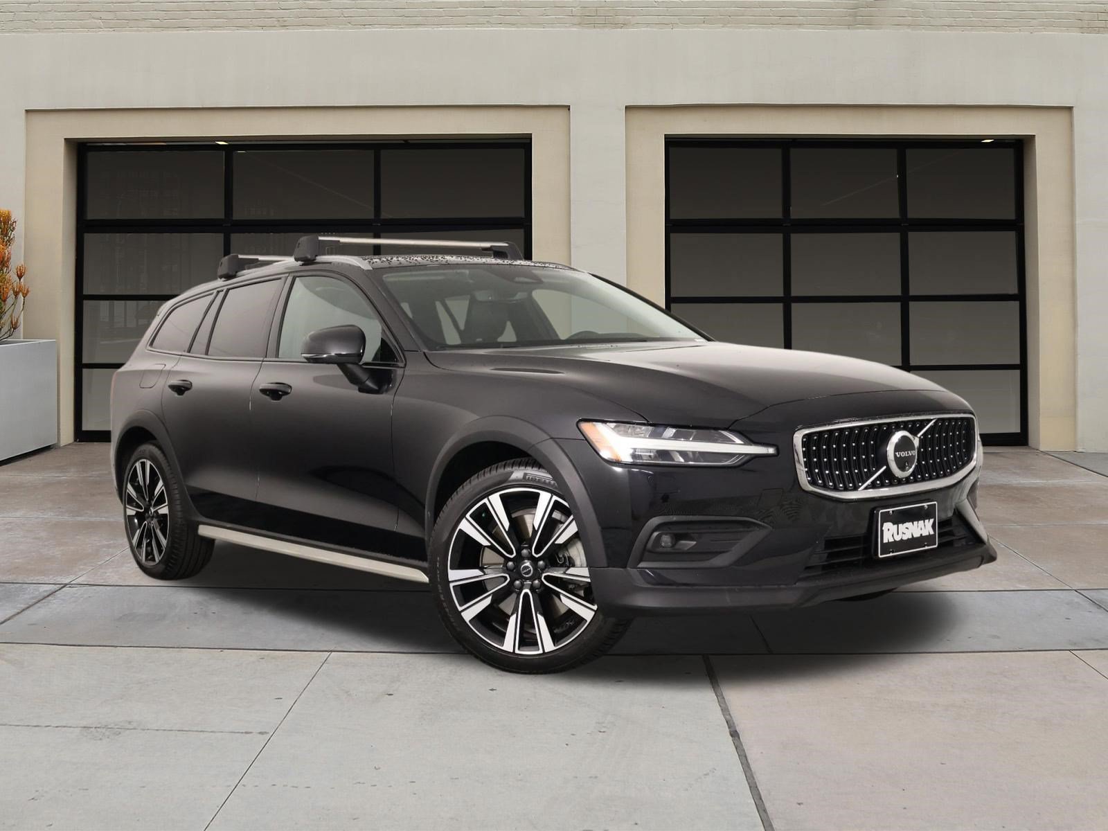 Certified 2024 Volvo V60 B5 Cross Country Ultimate w/ Protection Package Premier AWD/4WD image 34