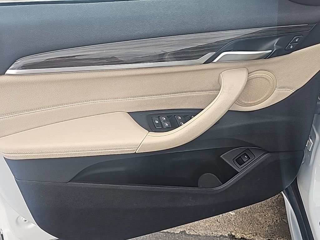 Used 2017 BMW X1 xDrive28i image 9