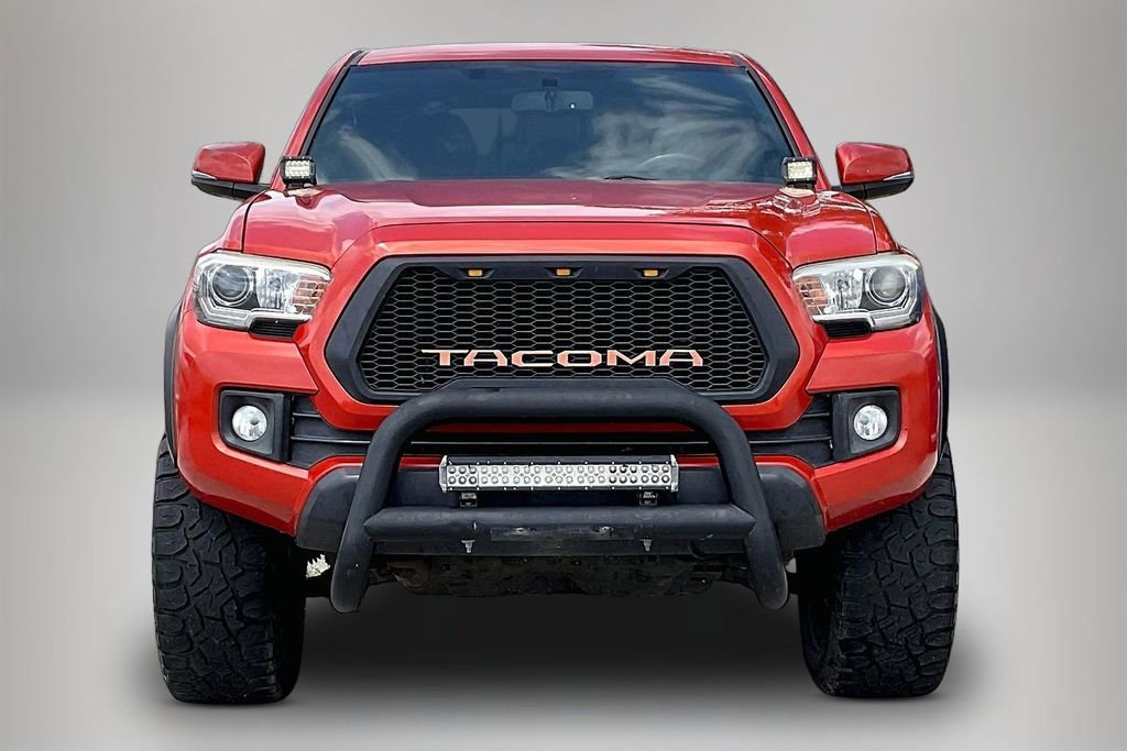 Used 2017 Toyota Tacoma TRD Off-Road w/ Tow Package (A/T) image 3