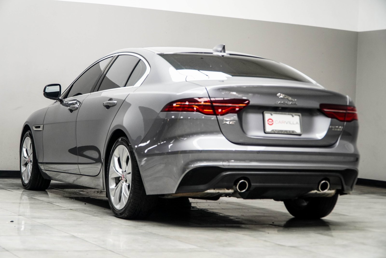 Used 2020 Jaguar XE S image 10