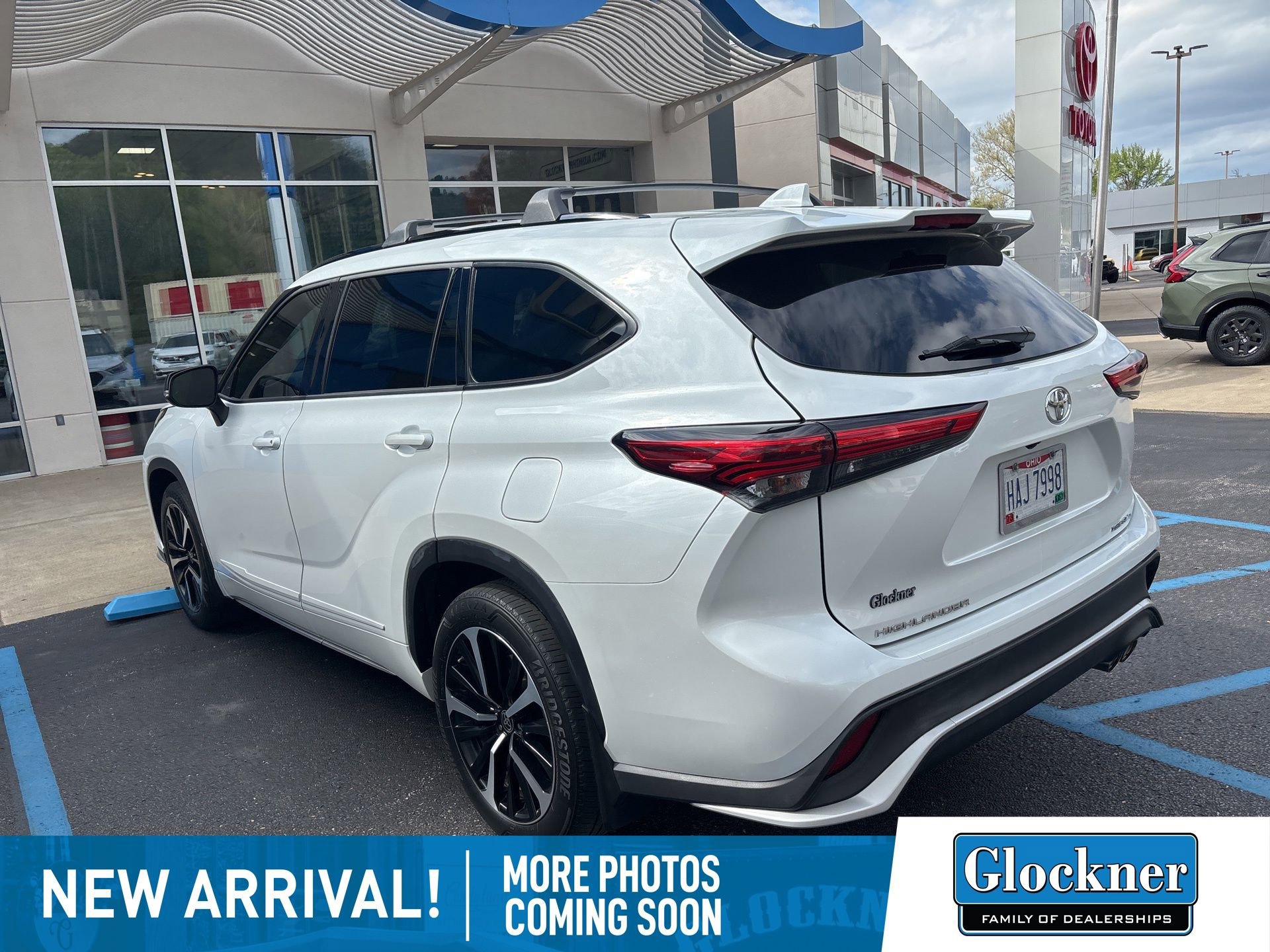 Used 2022 Toyota Highlander XSE AWD/4WD image 5