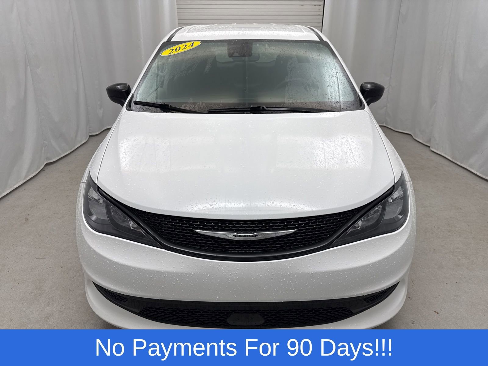 Used 2024 Chrysler Voyager LX image 6